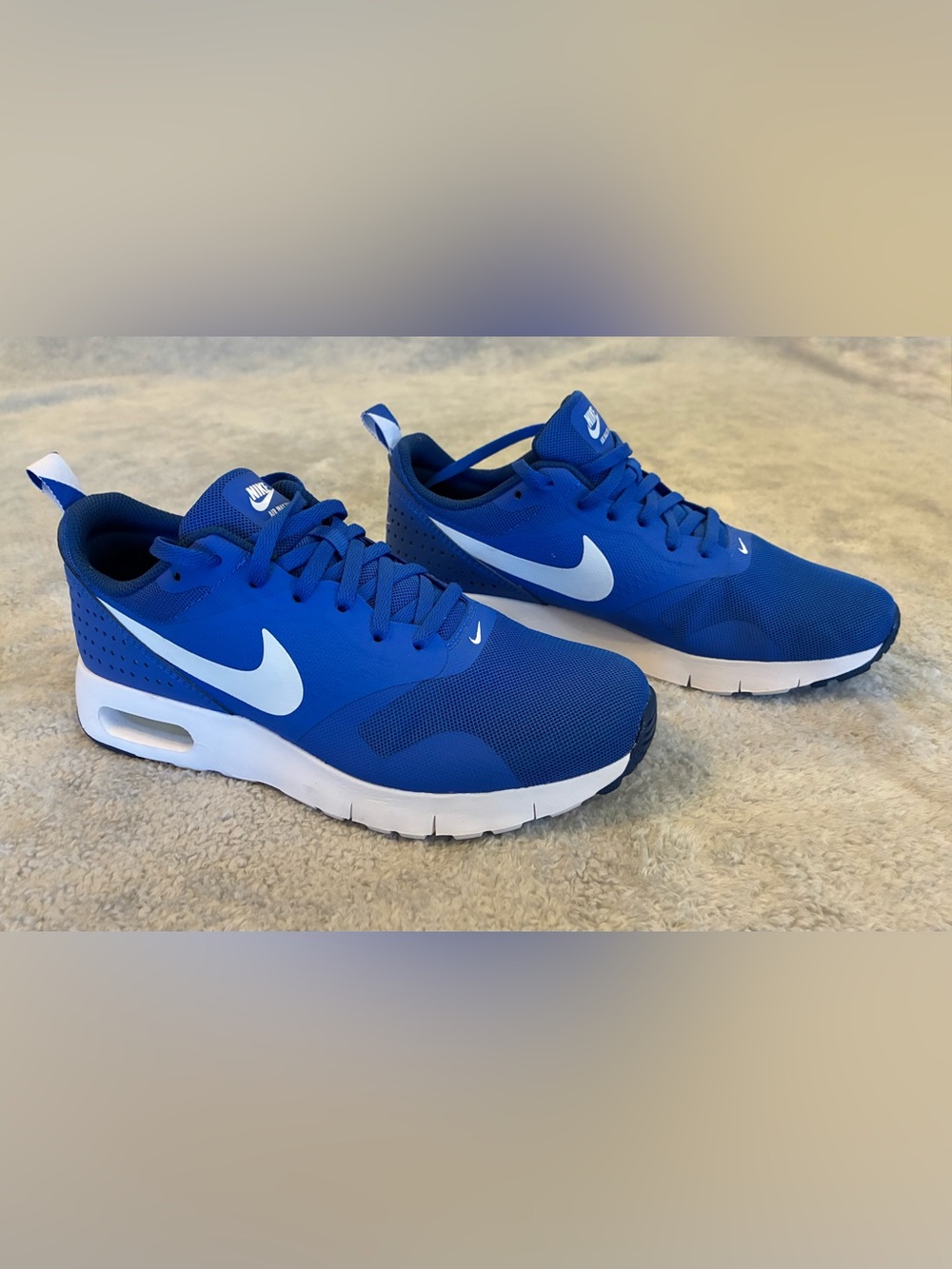 Nike Men's Royal Blue and White Athletic Sneakers Size 5.5 Women’s Size 7